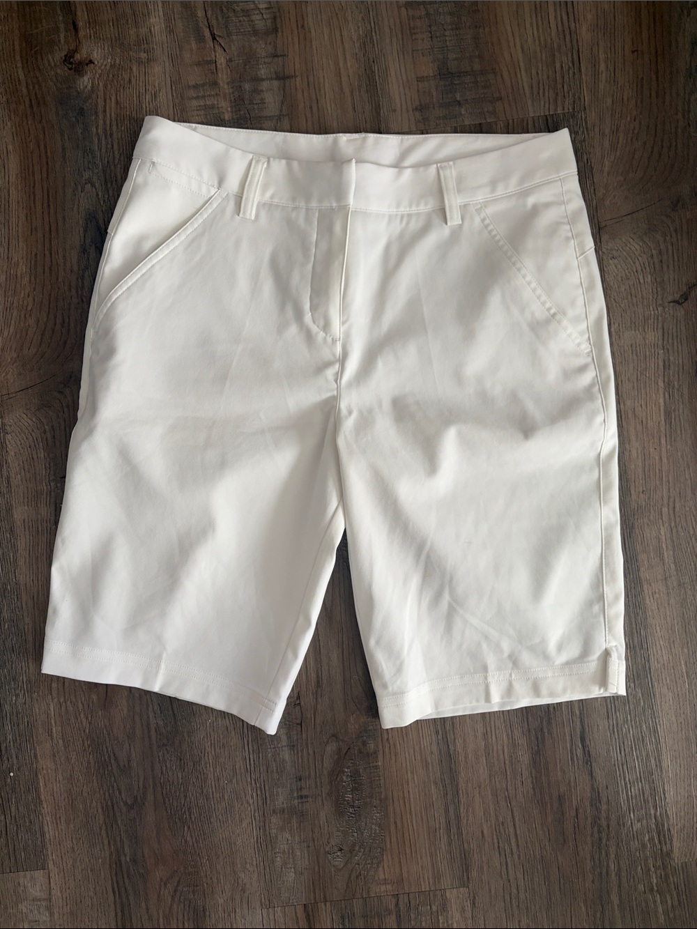 Puma Women's White Bermuda Golf Shorts size 2